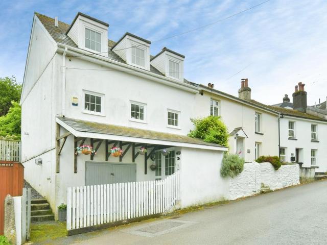 House for sale in Landrake, Cornwall