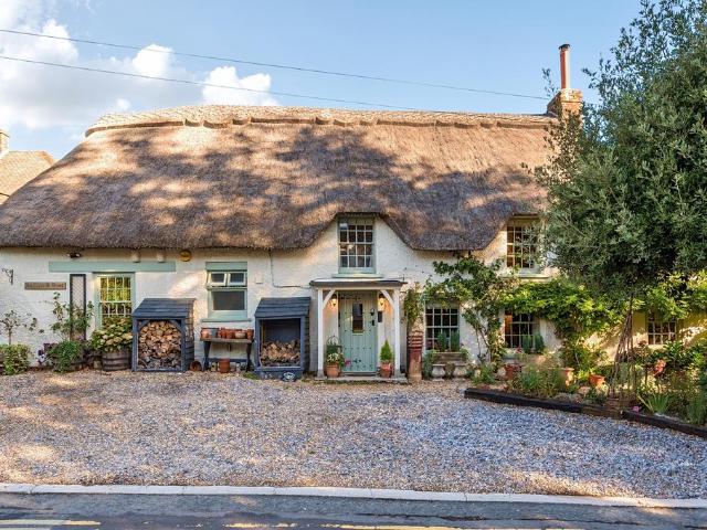 House for sale in Chiseldon, Swindon