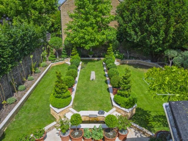 House for sale in Fossebridge, Gloucestershire