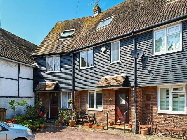 House for sale in Heathlands, East Sussex