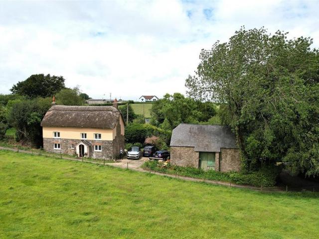 House for sale in Yarnscombe, Brandis Corner