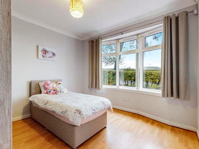 Cottage for sale in Neilston, Scotland