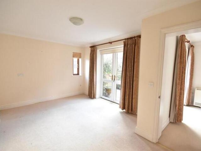 Cottage for sale in Reading