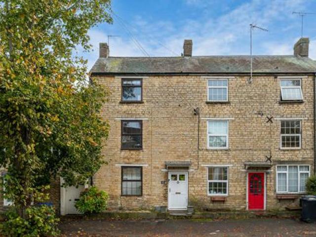 House for sale in Brackley, West Northamptonshire