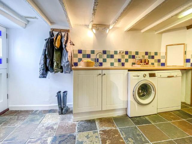 Cottage for sale in Mount Wise