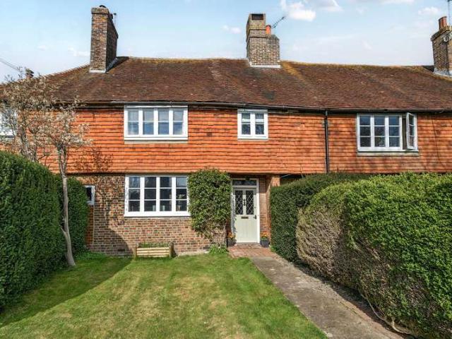 Cottage for sale in Hillview, Surrey