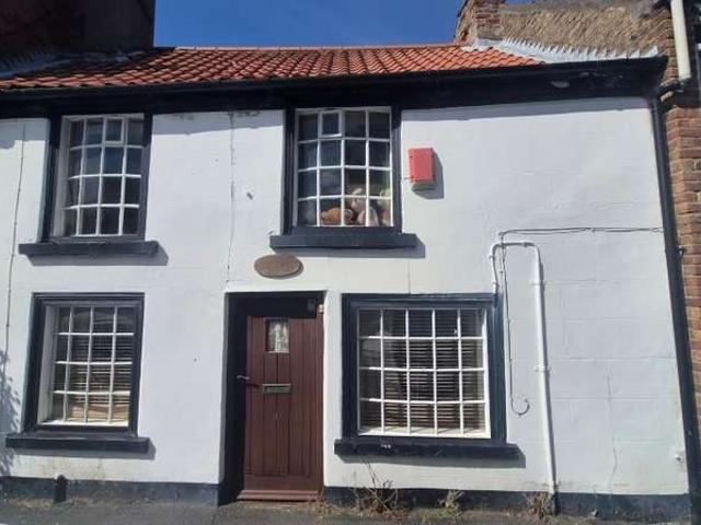 Cottage for sale in Flamborough