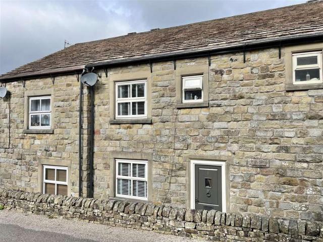 Cottage for sale in Charlestown, Charlesworth