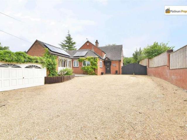 Cottage for sale in Baswich, Staffordshire