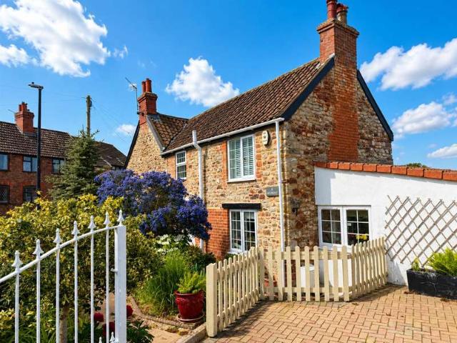Cottage for sale in Easton-in-gordano, North Somerset