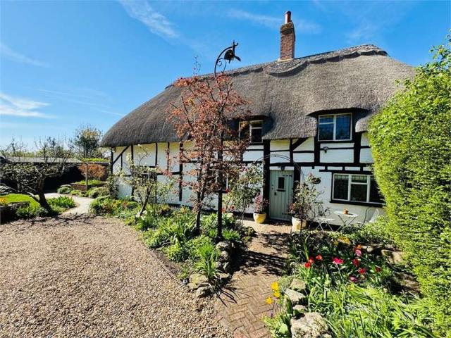 Cottage for sale in Quainton