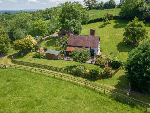 Cottage for sale in Berrow, Forthampton