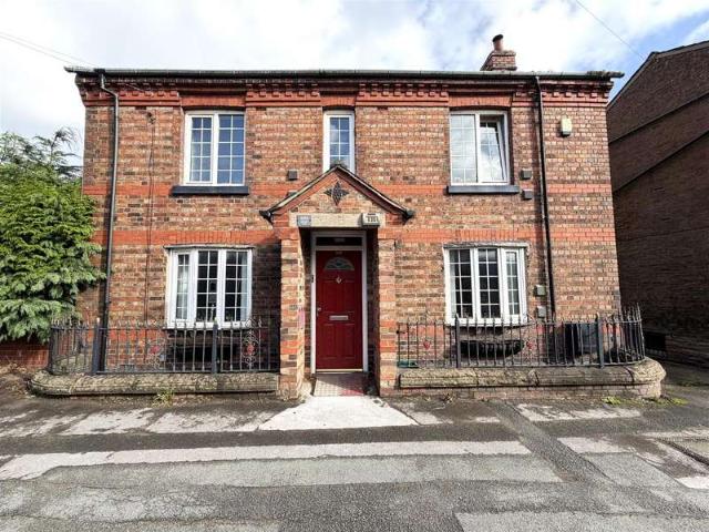 Cottage for sale in Westhoughton, Lee Bank