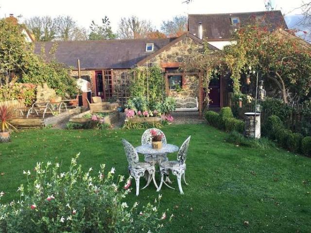 Cottage for sale in Crundale, Wales