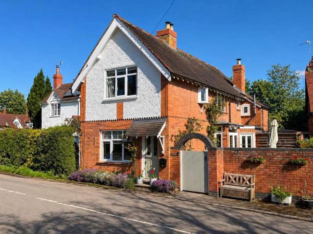 Cottage for sale in Shrewley, Green Close