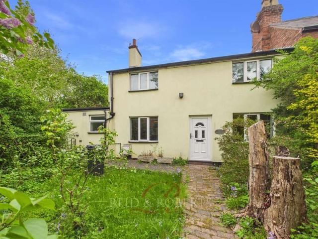 Cottage for sale in Shotton