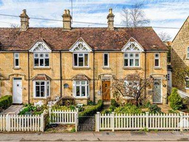 Cottage for sale in Winchcombe, Pamington