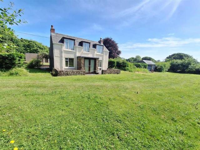 Cottage for sale in Kilgetty, Wales