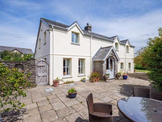 Cottage for sale in Penllyn, Trerhyngyll