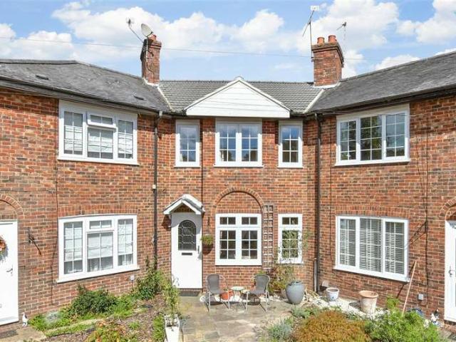 Cottage for sale in Red Hill, Surrey