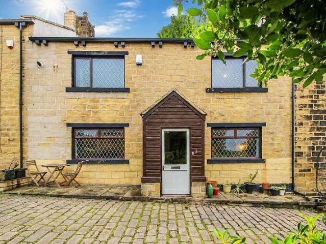 Cottage for sale in Pudsey, West Yorkshire