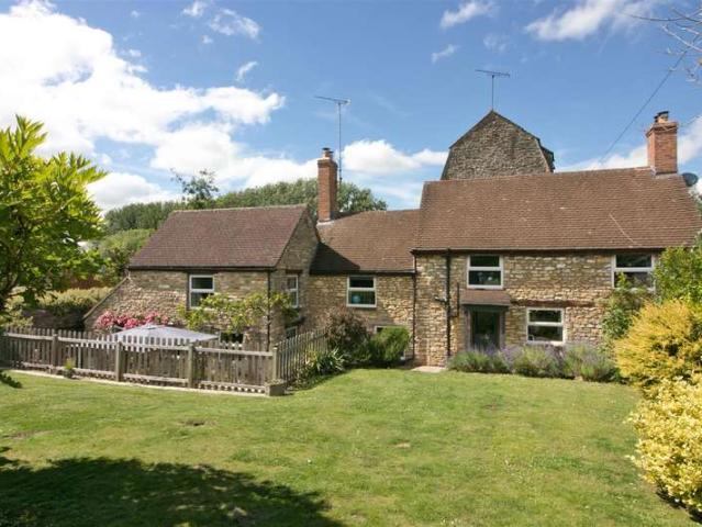 Cottage for sale in St. Paul Malmesbury Without, Wiltshire