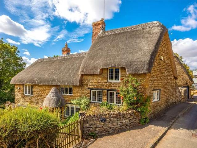 Cottage for sale in Evershot, Oxfordshire