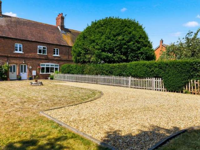 Cottage for sale in Barton In Fabis, East Midlands