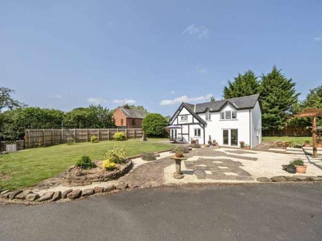 Cottage for sale in Leominster