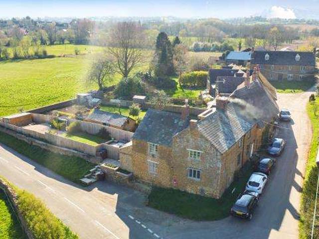 Cottage for sale in Evershot, Oxfordshire