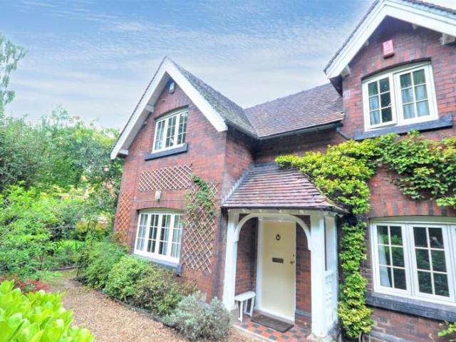 Cottage for sale in Baswich, Staffordshire