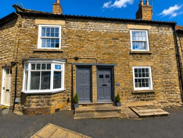 Cottage for sale in Kirkbymoorside, Kirkby Mills