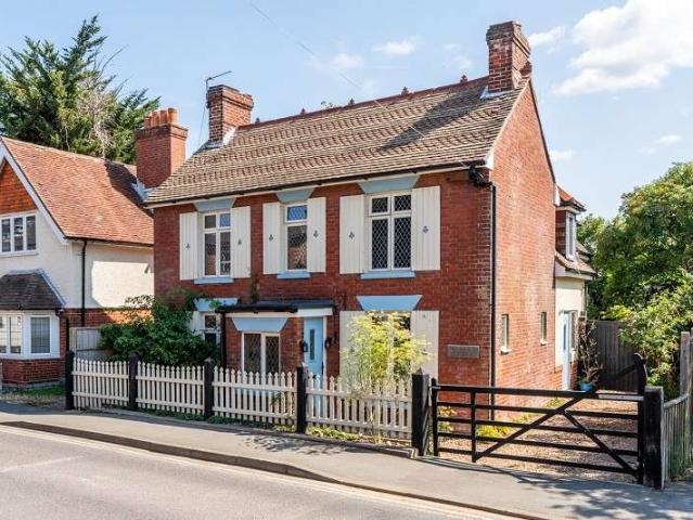 Cottage for sale in Fleetend, Fareham