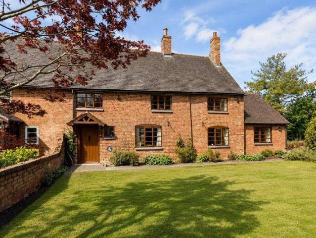 Cottage for sale in Wroxall, Green Close