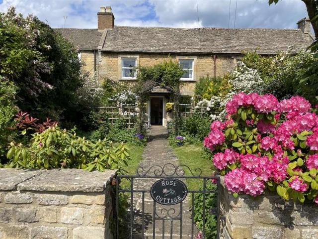 Cottage for sale in Fossebridge, Gloucestershire