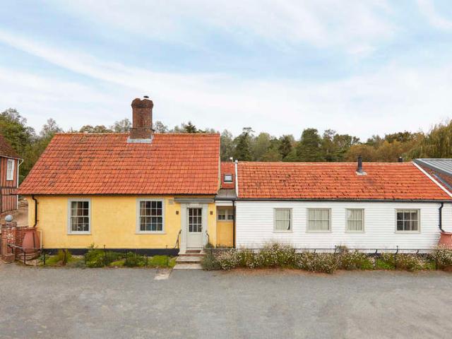 Cottage for rent in Chipping Hill, Essex