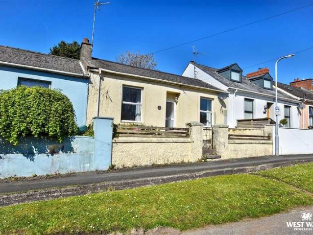 Cottage for sale in Pembroke Dock, Wales