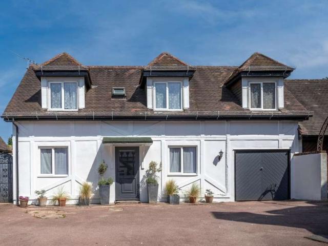 Cottage for sale in Blacklands, Guestling Green