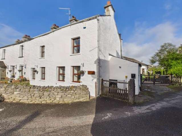 Cottage for sale in Holme
