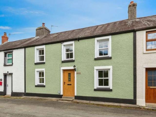 Cottage for sale in Llanfynydd, Wales