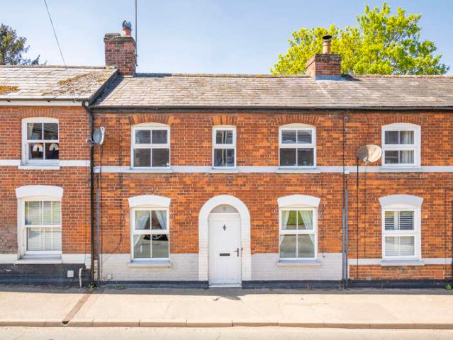Cottage for sale in Chelmondiston, Suffolk