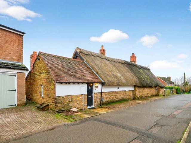 Cottage for sale in Alderminster, Warwickshire