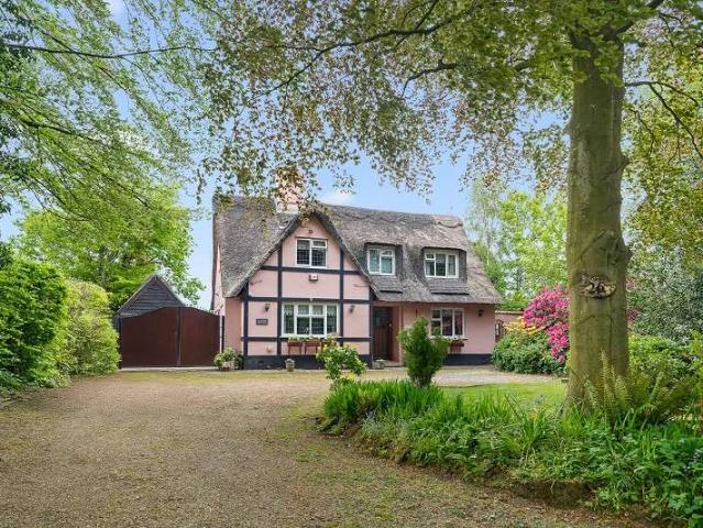 Cottage for sale in Hale