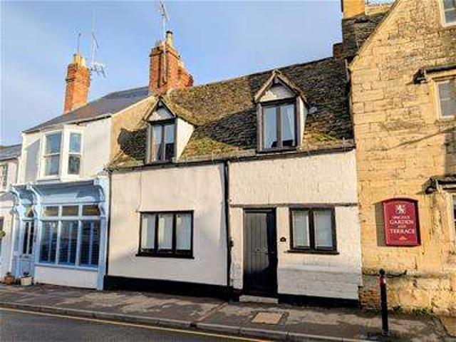 Cottage for sale in Winchcombe, Pamington