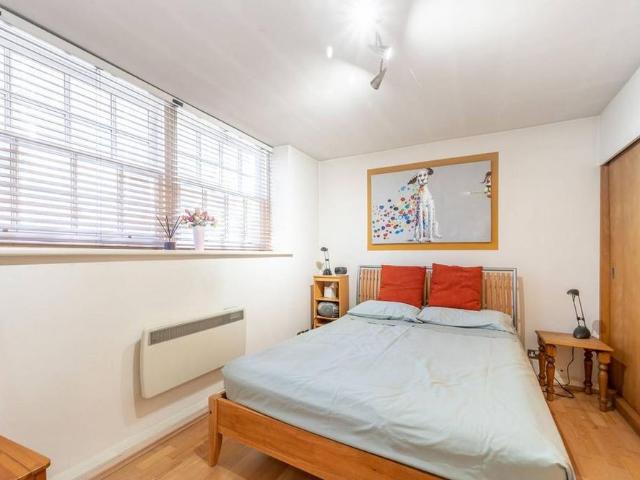 House for rent in Vale of Health, Cat Hill