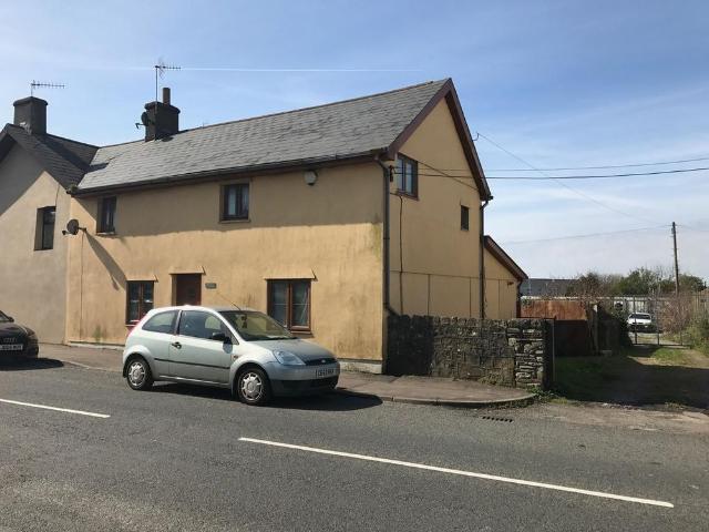 House for rent in Tylorstown, Wales