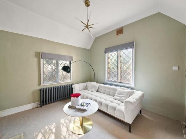 House for rent in Red Hill, Surrey