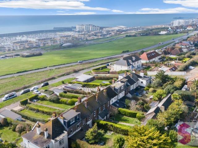House for rent in Brighton Marina Village, Roedean