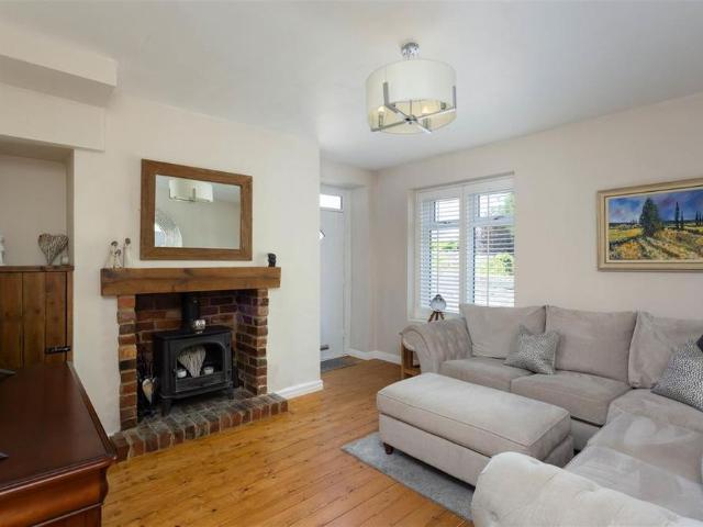 House for rent in Shadwell, West Yorkshire