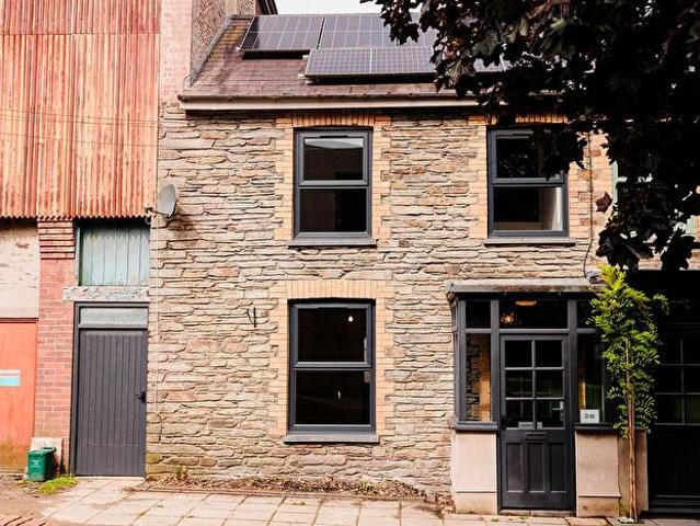 Apartment for rent in Wales